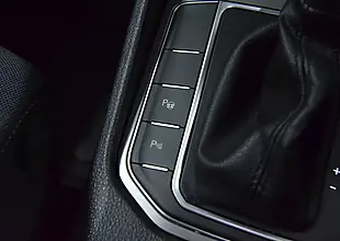 Used 2017 Volkswagen Golf Sv Bluemotion Tech Se Grey - Interior and Exterior details 16