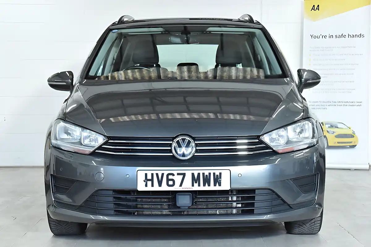 Used 2017 Volkswagen Golf Sv Bluemotion Tech Se Grey - Interior and Exterior details 2