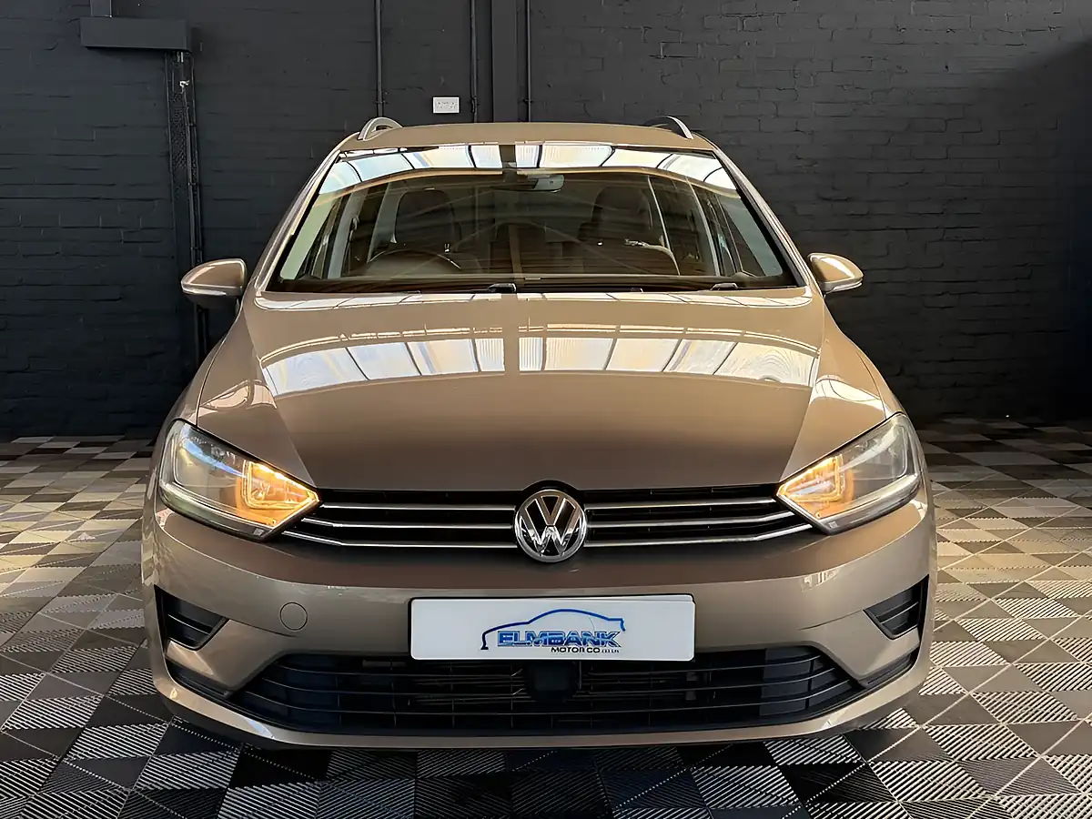 Used 2017 Volkswagen Golf Sv Se Bronze - Interior and Exterior details 11