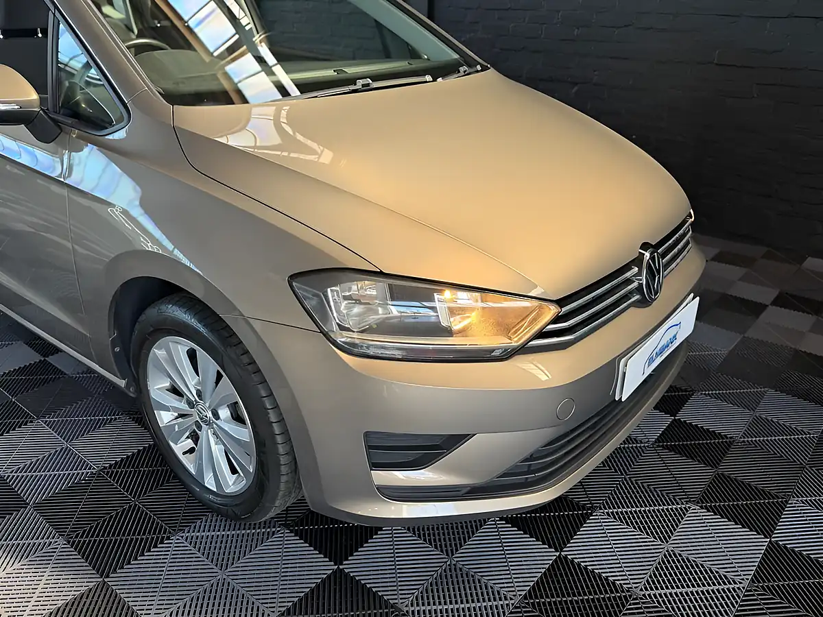 Used 2017 Volkswagen Golf Sv Se Bronze - Interior and Exterior details 13