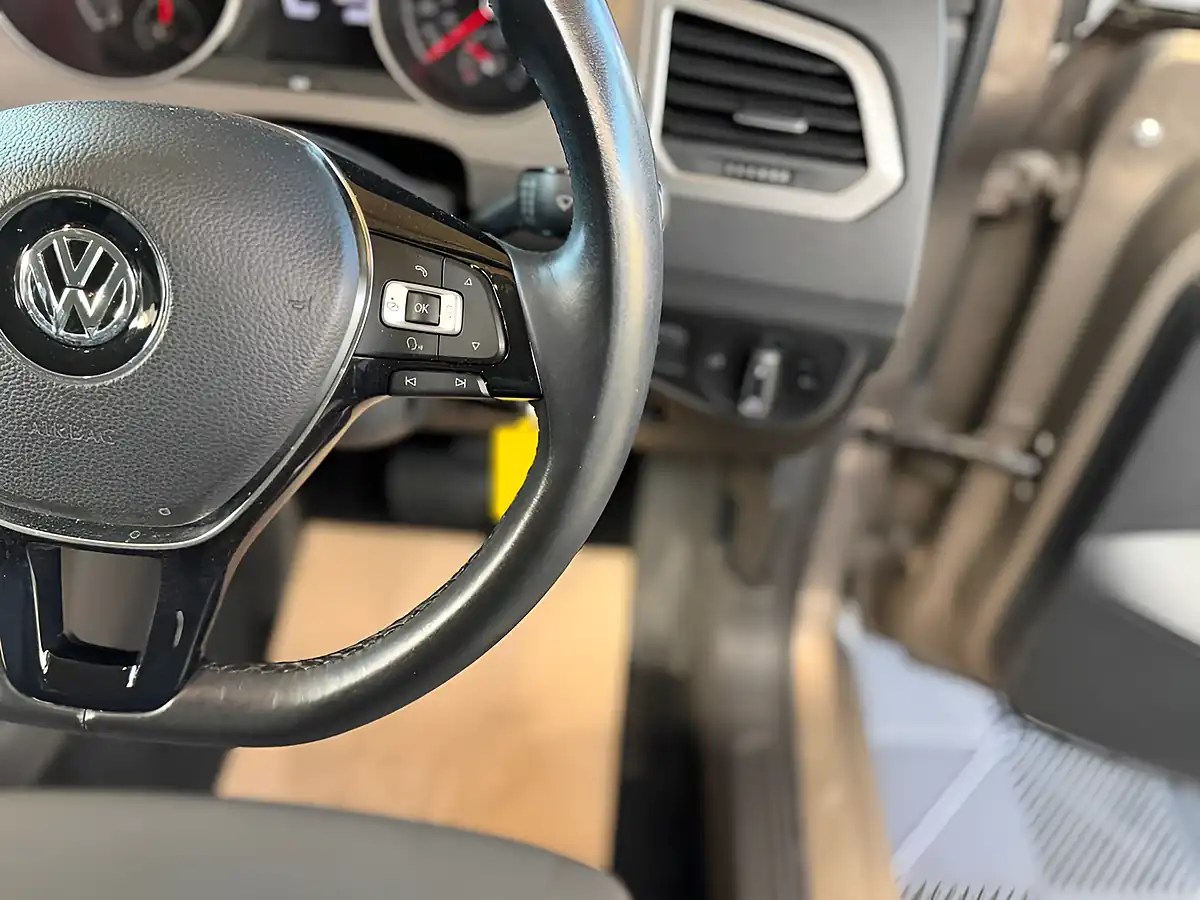 Used 2017 Volkswagen Golf Sv Se Bronze - Interior and Exterior details 15