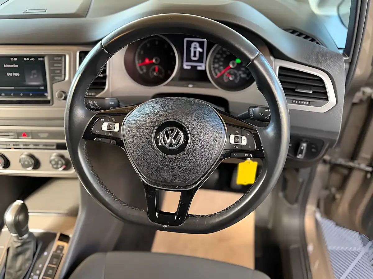 Used 2017 Volkswagen Golf Sv Se Bronze - Interior and Exterior details 4