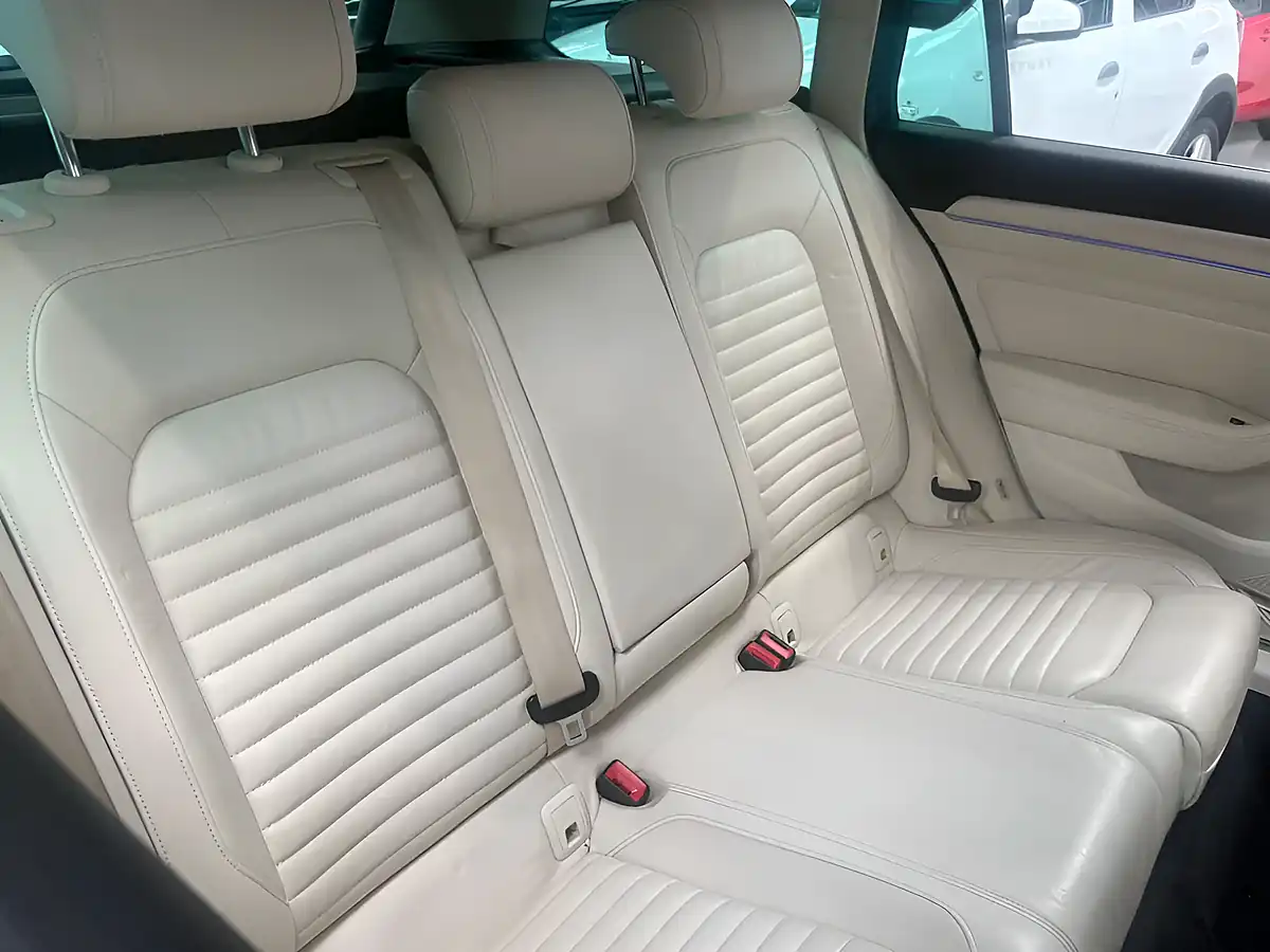 Used 2017 Volkswagen Passat Advance Blue - Interior and Exterior details 14