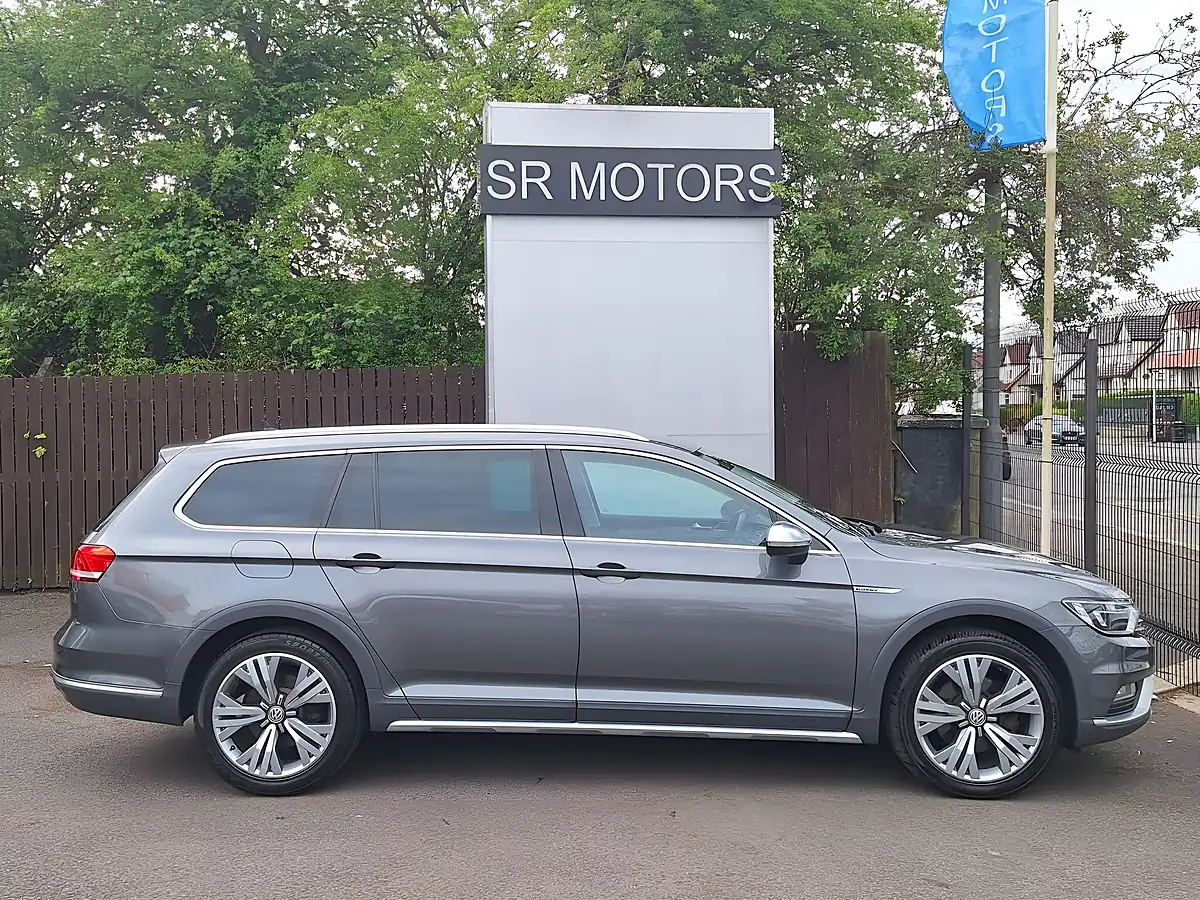 Used 2017 Volkswagen Passat Alltrack Grey - Interior and Exterior details 6
