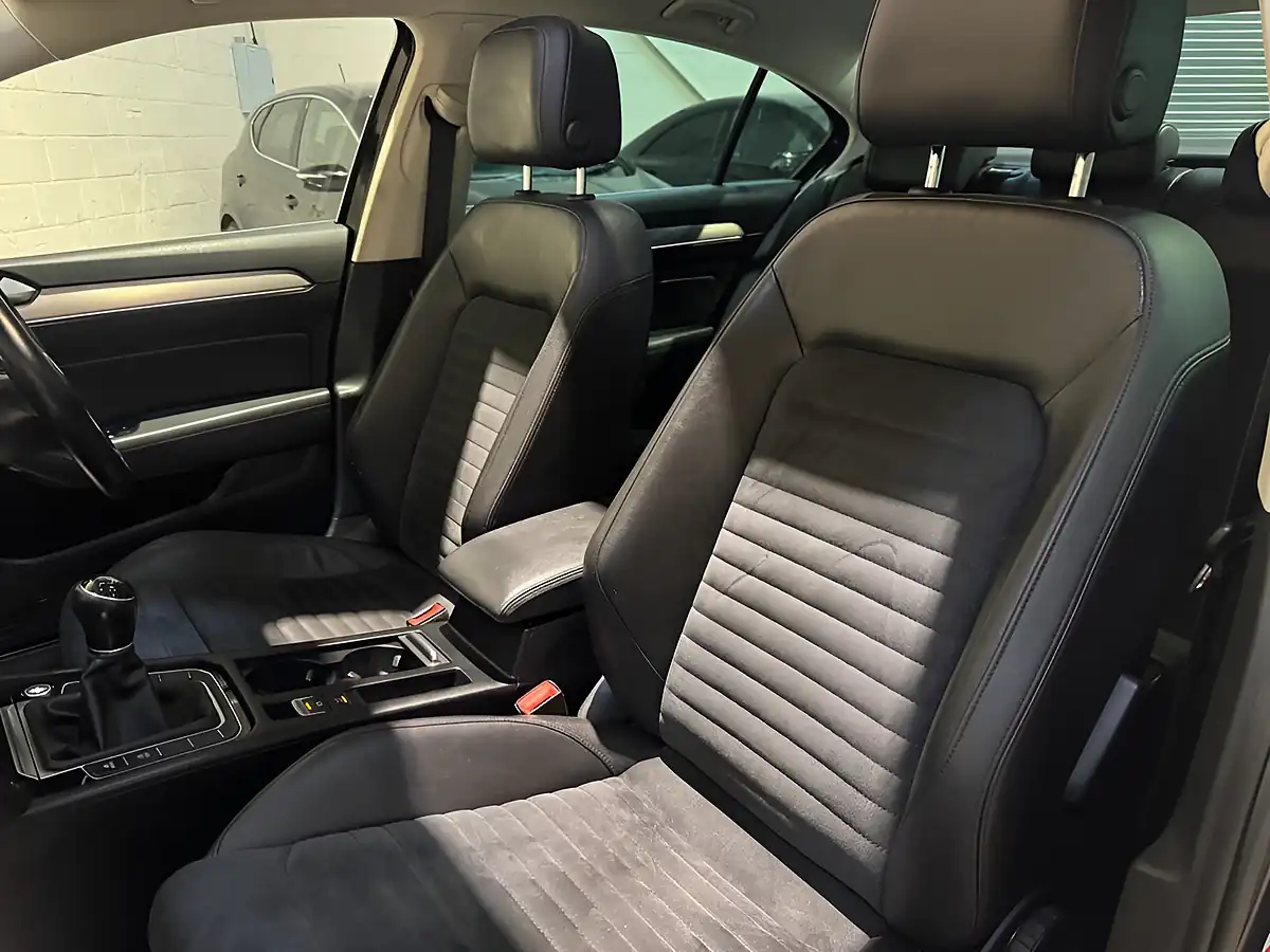 Used 2017 Volkswagen Passat GT Black - Interior and Exterior details 10