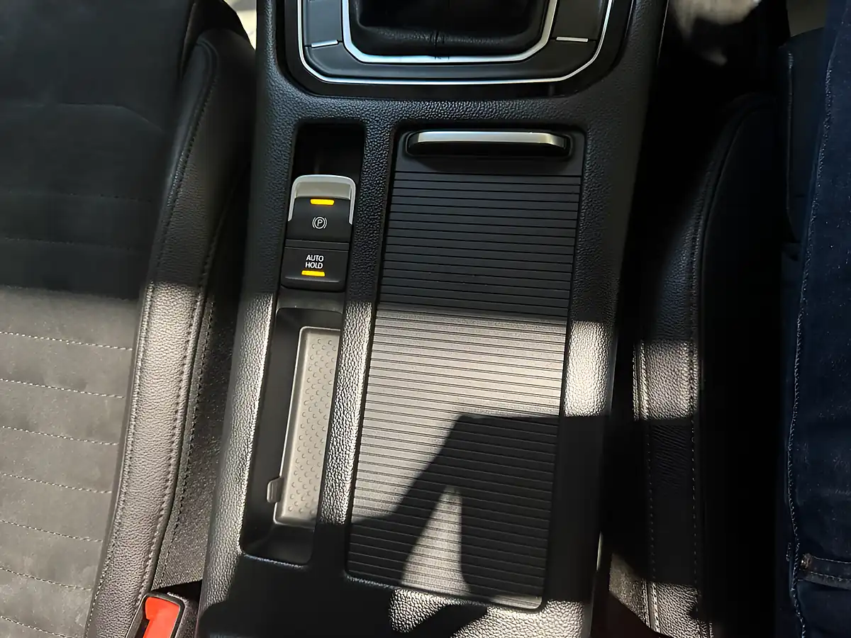 Used 2017 Volkswagen Passat GT Black - Interior and Exterior details 16