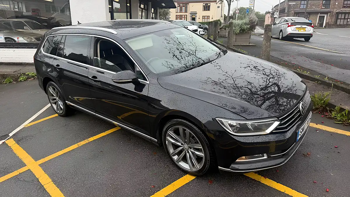 Used 2017 Volkswagen Passat GT Black - Interior and Exterior details 4