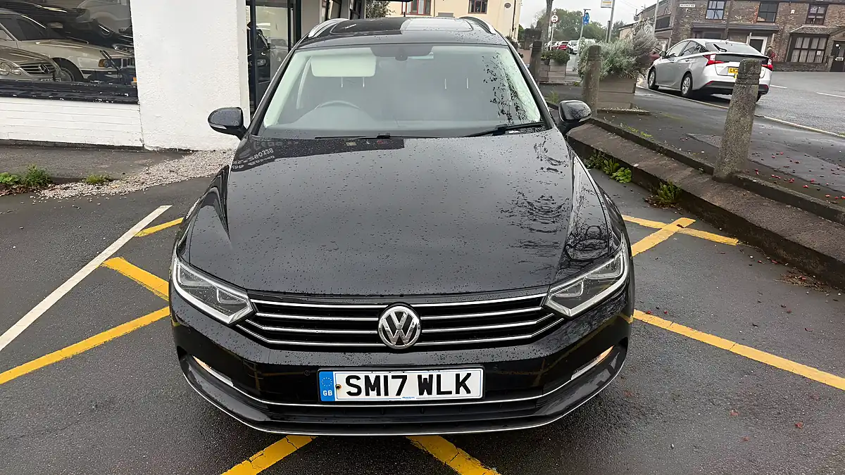 Used 2017 Volkswagen Passat GT Black - Interior and Exterior details 5
