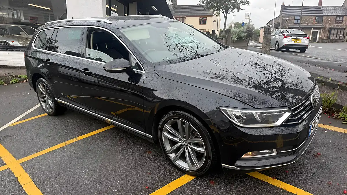 Used 2017 Volkswagen Passat GT Black - Interior and Exterior details 7