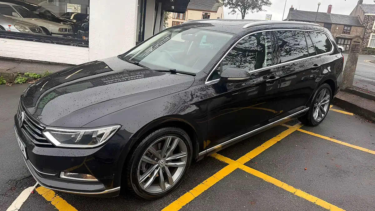 Used 2017 Volkswagen Passat GT Black - Interior and Exterior details 9