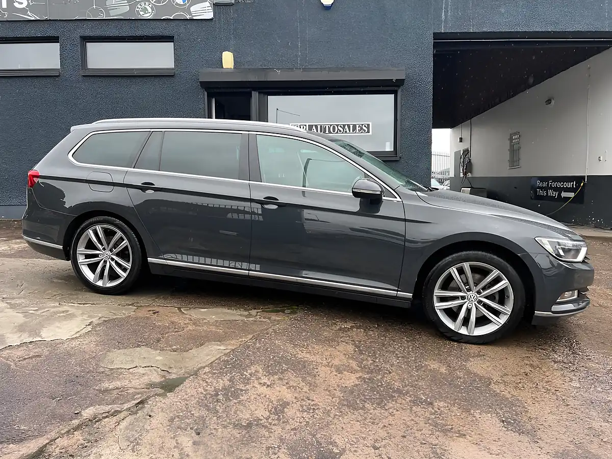 Used 2017 Volkswagen Passat GT Grey - Interior and Exterior details 3