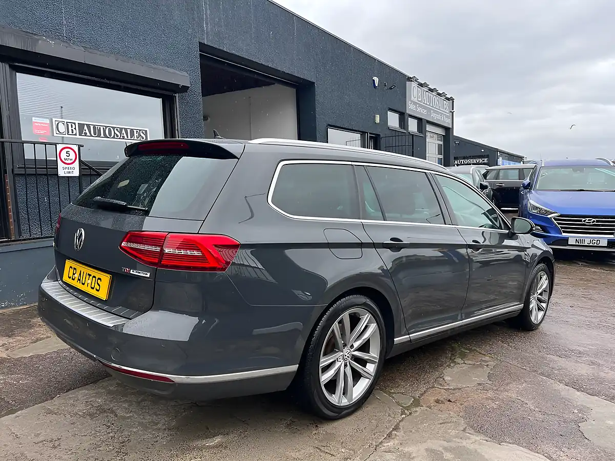 Used 2017 Volkswagen Passat GT Grey - Interior and Exterior details 4