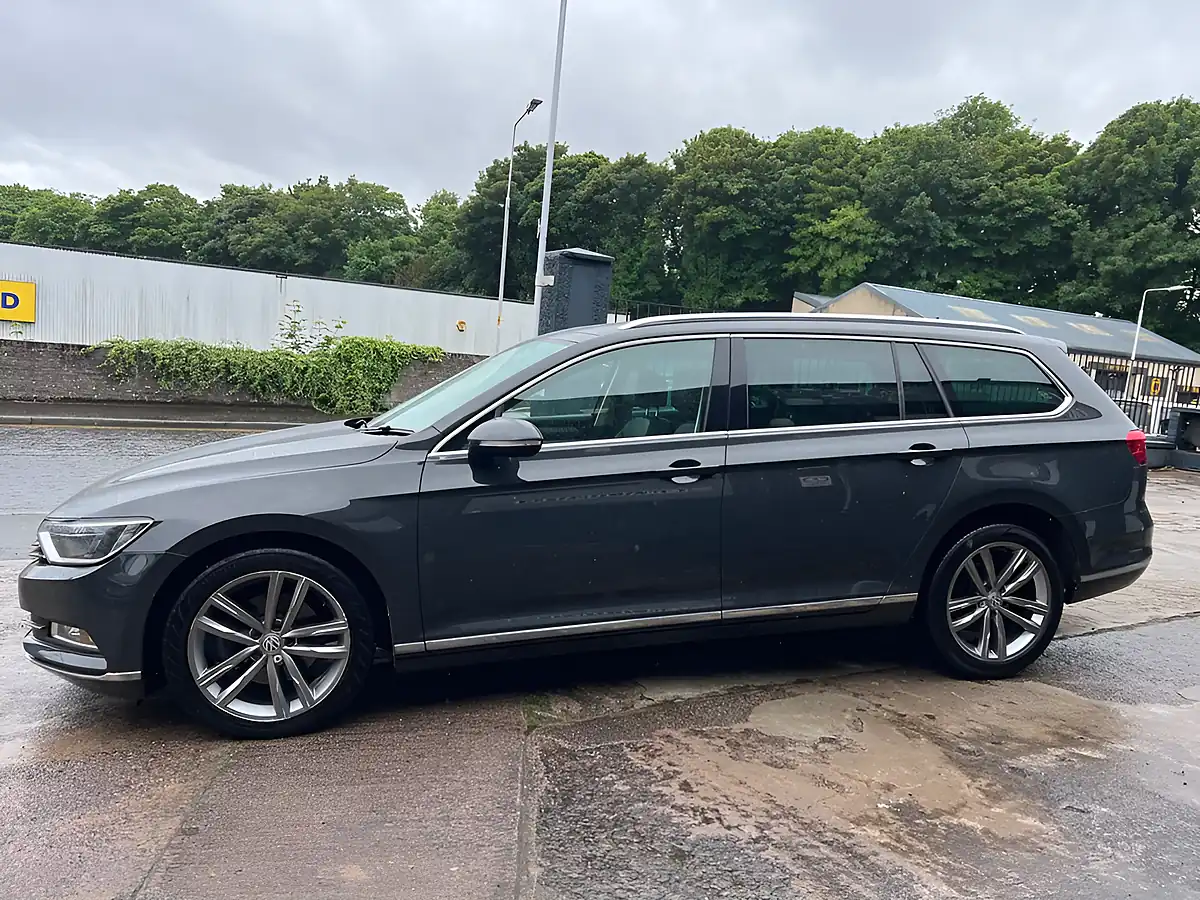 Used 2017 Volkswagen Passat GT Grey - Interior and Exterior details 7