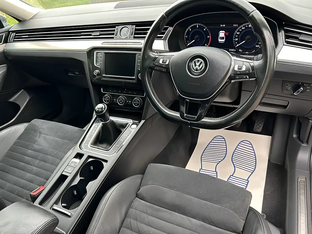 Used 2017 Volkswagen Passat GT Grey - Interior and Exterior details 12