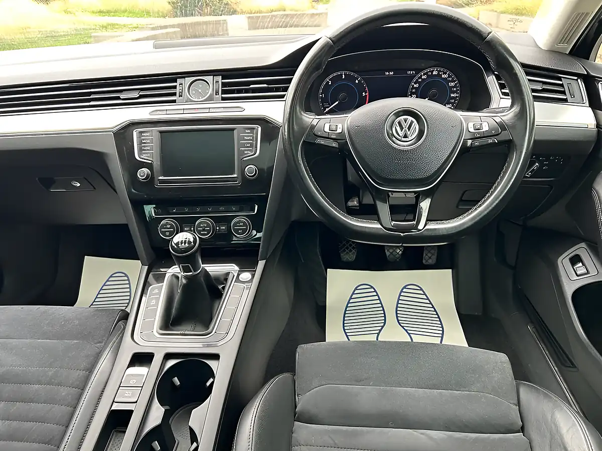 Used 2017 Volkswagen Passat GT Grey - Interior and Exterior details 14