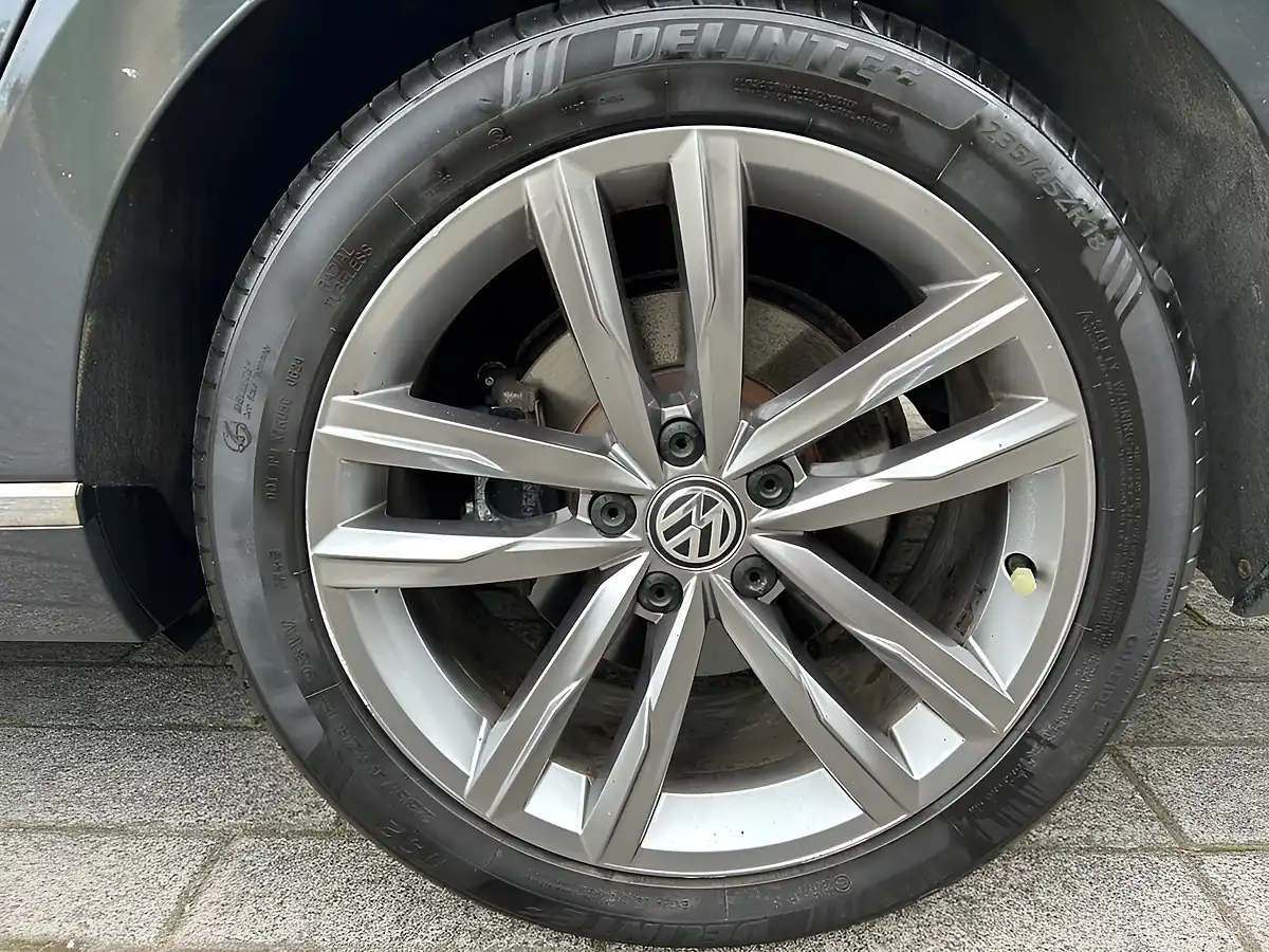 Used 2017 Volkswagen Passat GT Grey - Interior and Exterior details 4