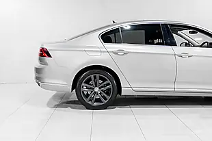 Used 2017 Volkswagen Passat GT Silver - Interior and Exterior details 13