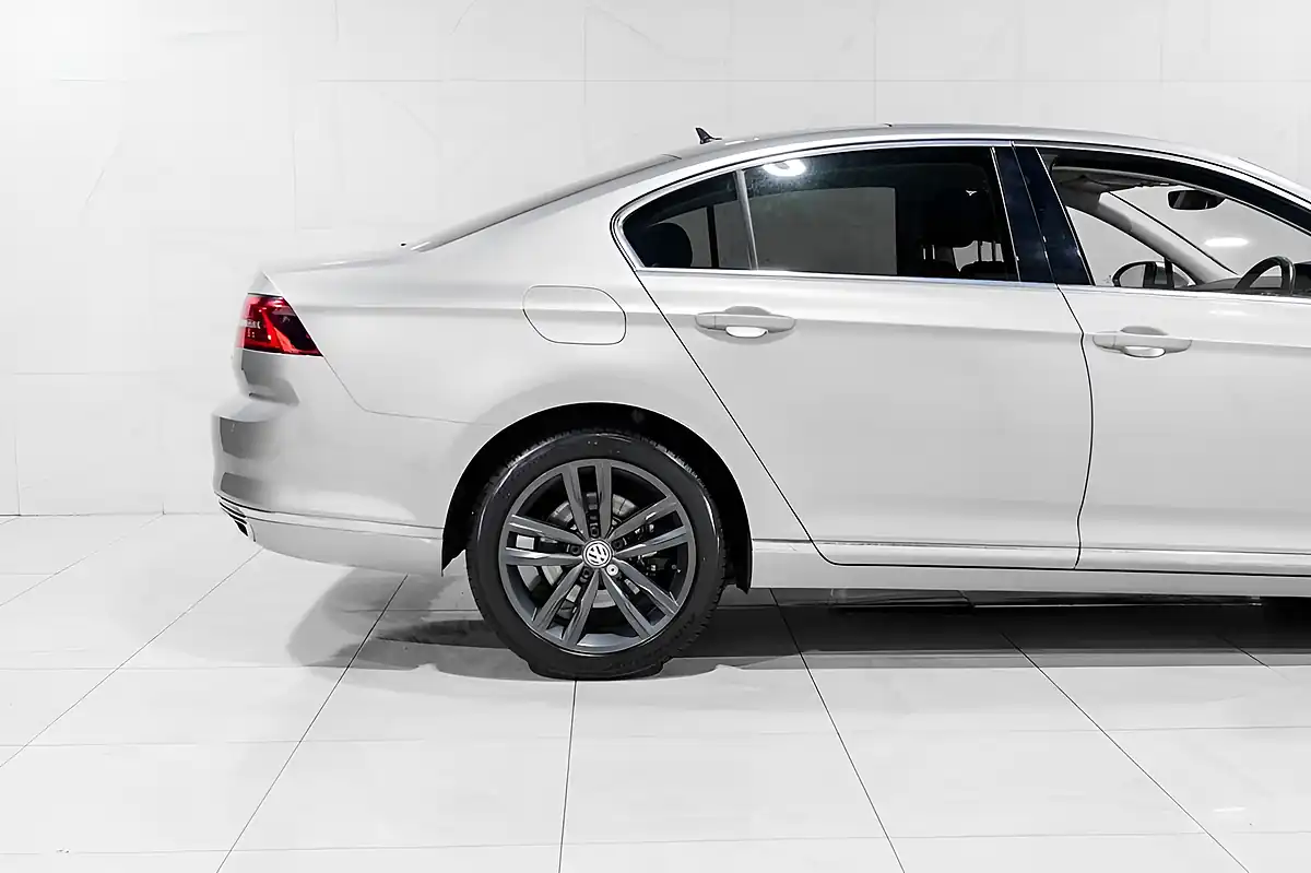 Used 2017 Volkswagen Passat GT Silver - Interior and Exterior details 13