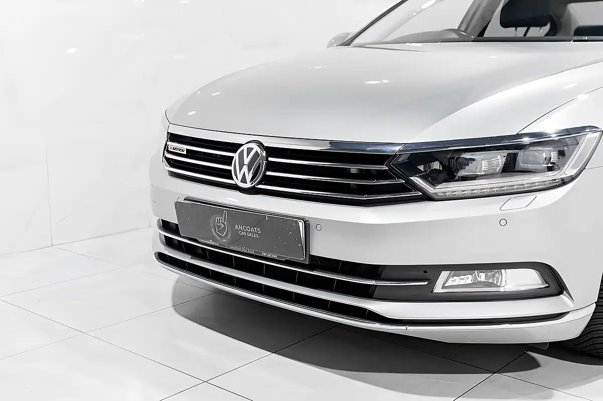 Used 2017 Volkswagen Passat GT Silver - Interior and Exterior details 3