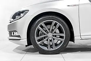 Used 2017 Volkswagen Passat GT Silver - Interior and Exterior details 6