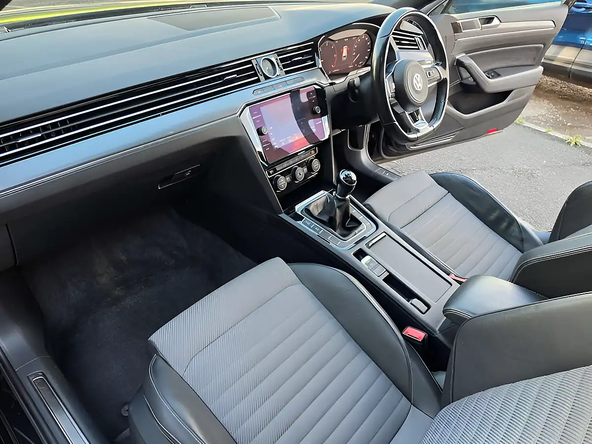 Used 2017 Volkswagen Passat R-Line Black - Interior and Exterior details 10