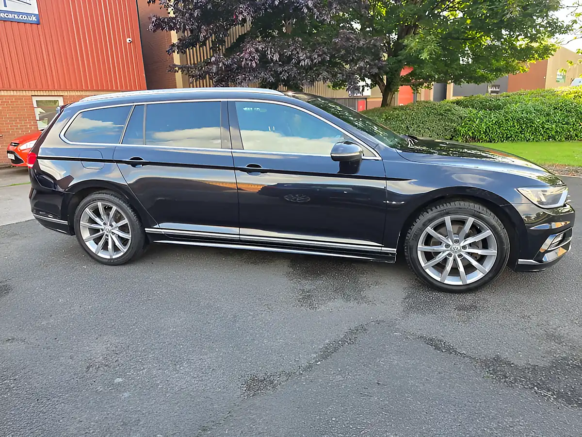 Used 2017 Volkswagen Passat R-Line Black - Interior and Exterior details 4