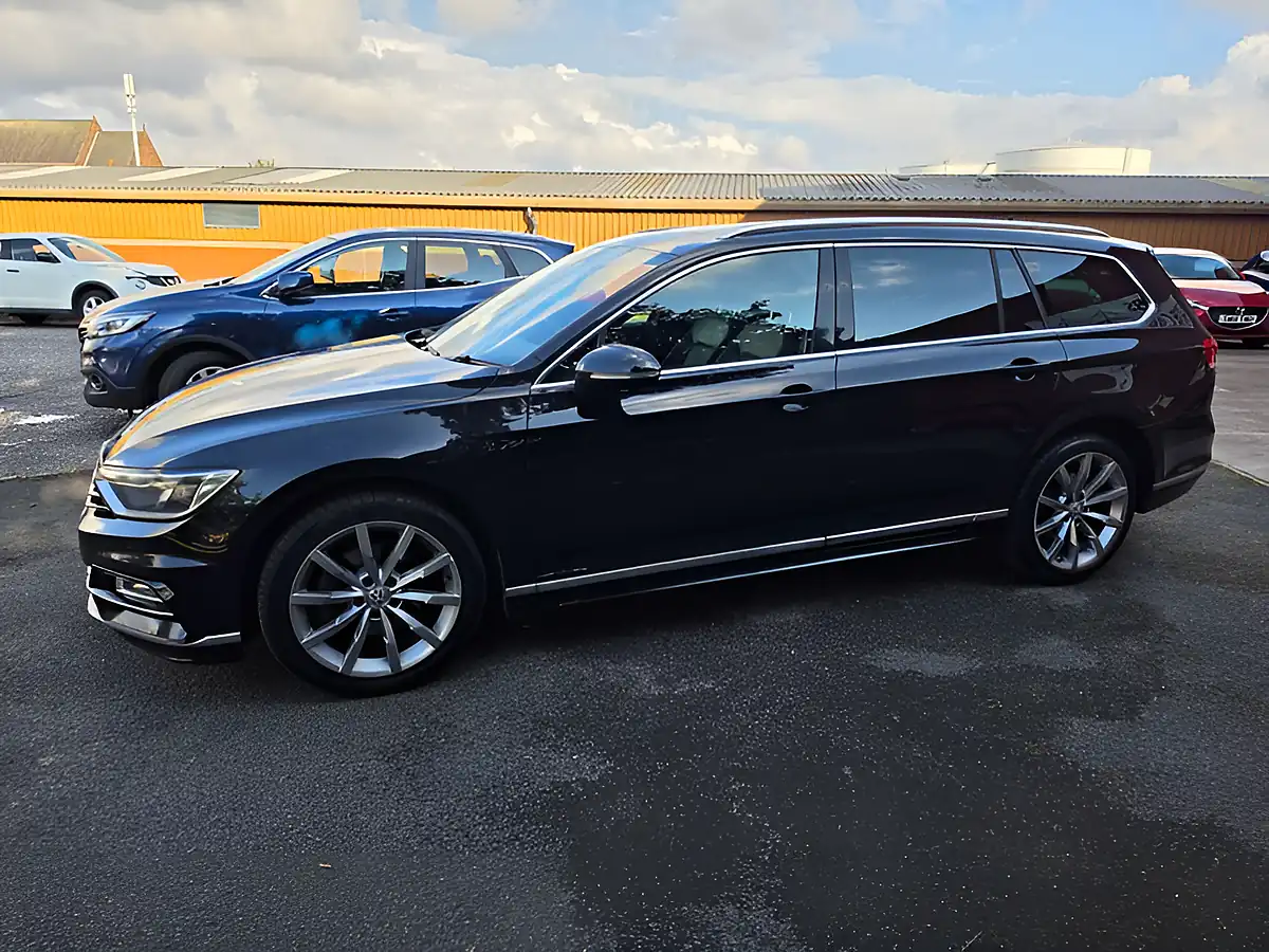 Used 2017 Volkswagen Passat R-Line Black - Interior and Exterior details 5