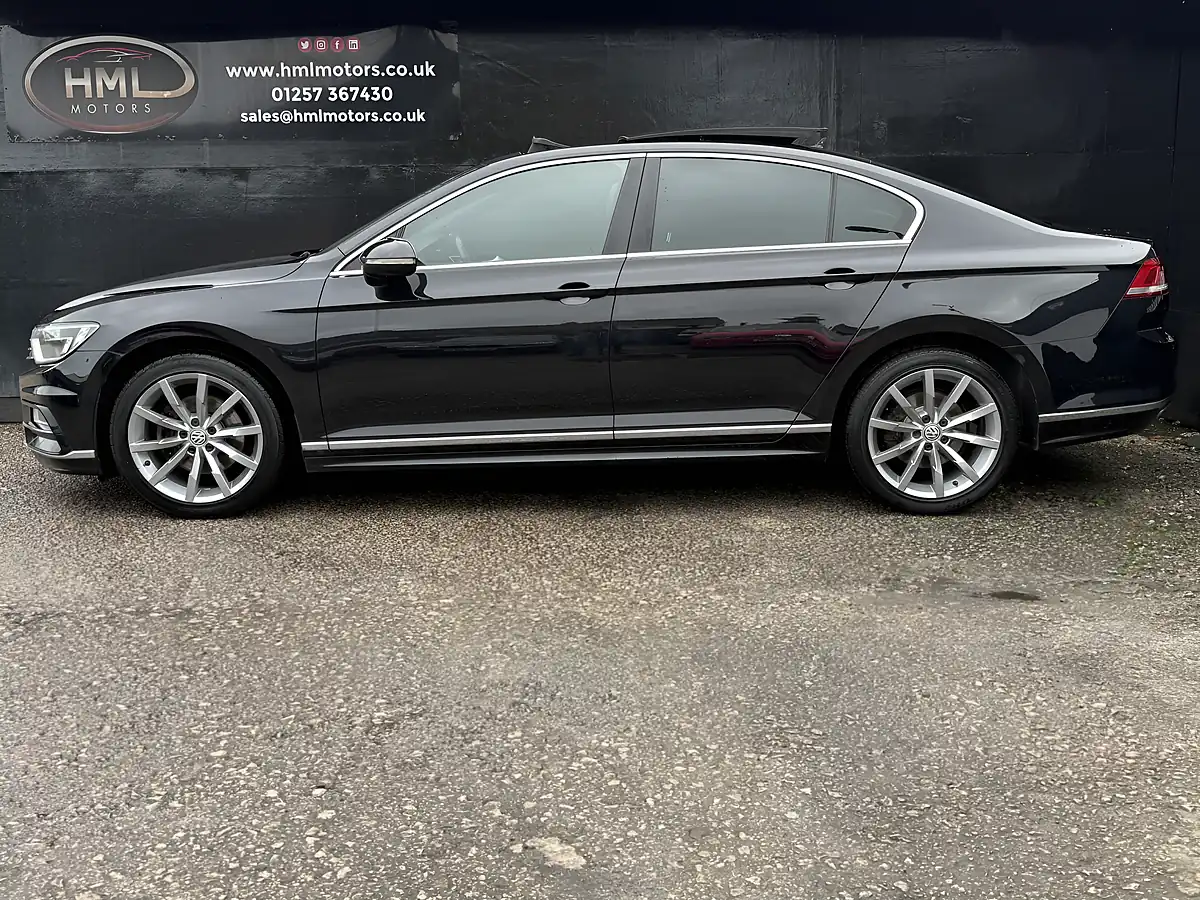 Used 2017 Volkswagen Passat R-Line Black - Interior and Exterior details 3