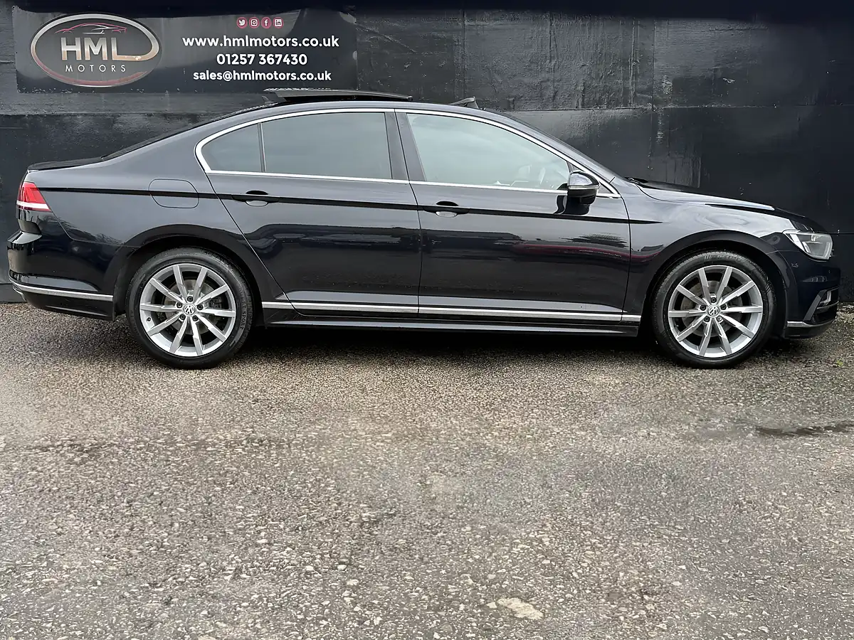 Used 2017 Volkswagen Passat R-Line Black - Interior and Exterior details 7