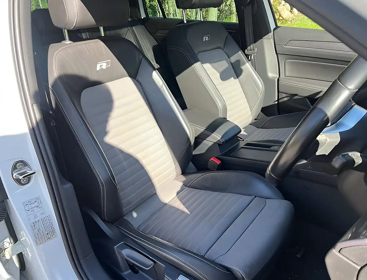 Used 2017 Volkswagen Passat R-Line Pure White - Interior and Exterior details 10