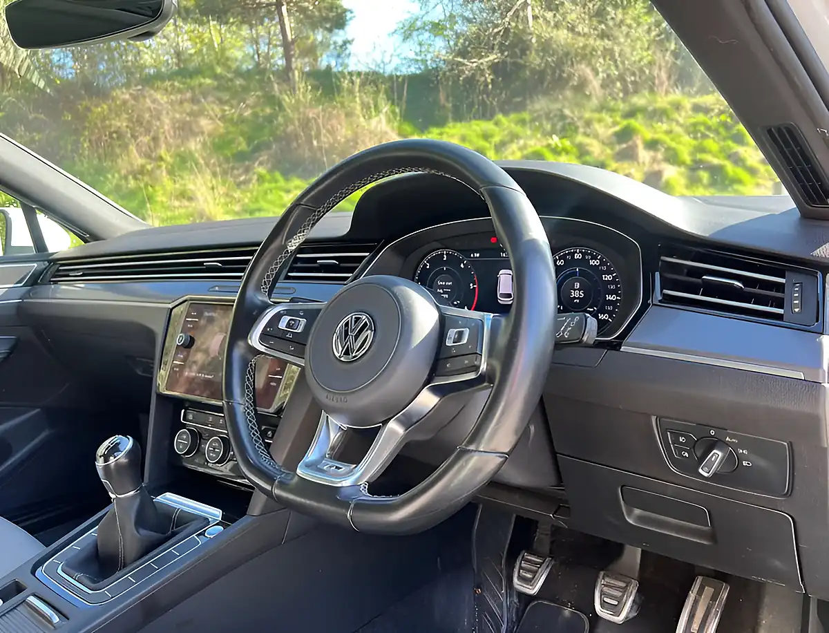 Used 2017 Volkswagen Passat R-Line Pure White - Interior and Exterior details 9