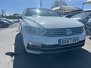 Used 2017 Volkswagen Passat R Line White - Interior and Exterior details 10
