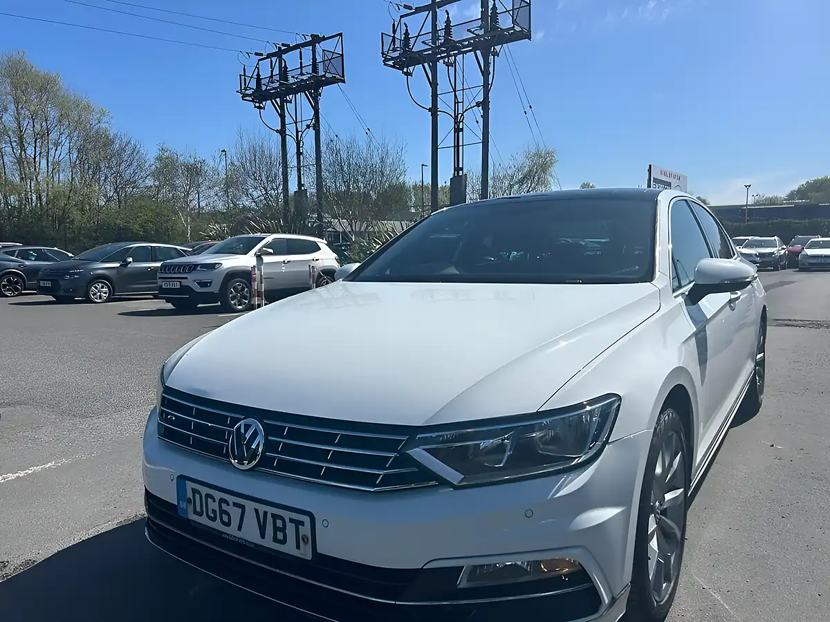 Used 2017 Volkswagen Passat R Line White - Interior and Exterior details 15