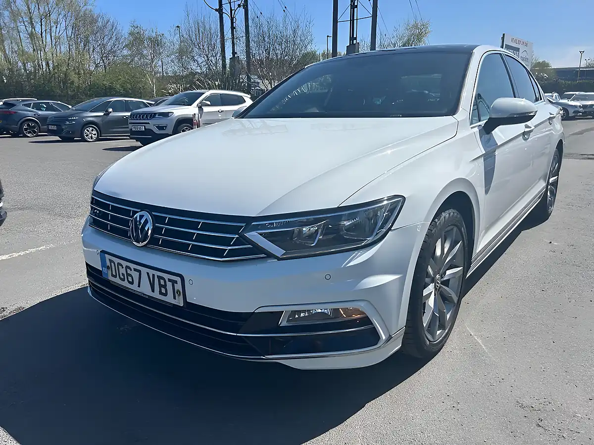 Used 2017 Volkswagen Passat R Line White - Interior and Exterior details 16