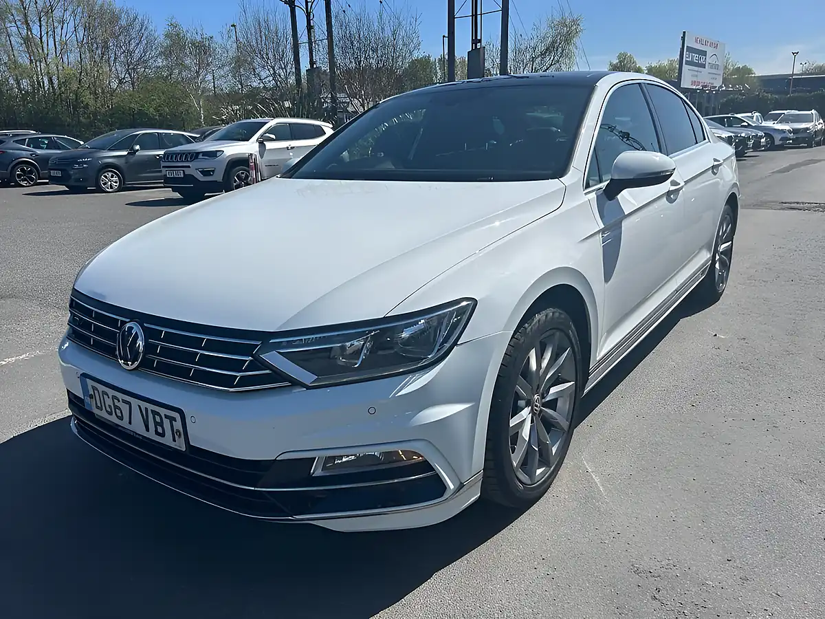 Used 2017 Volkswagen Passat R Line White - Interior and Exterior details 18