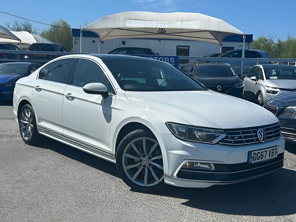 Used 2017 Volkswagen Passat R Line White - Interior and Exterior details 5