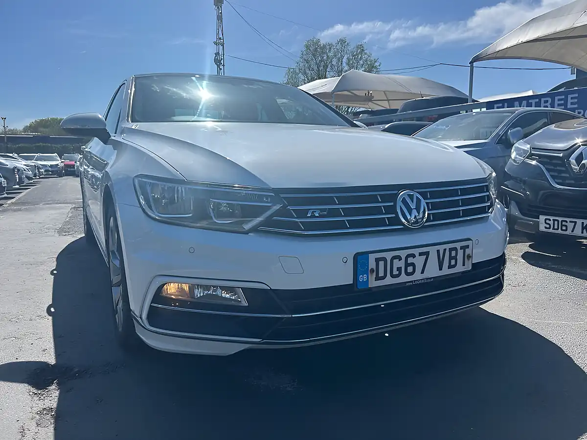 Used 2017 Volkswagen Passat R Line White - Interior and Exterior details 9