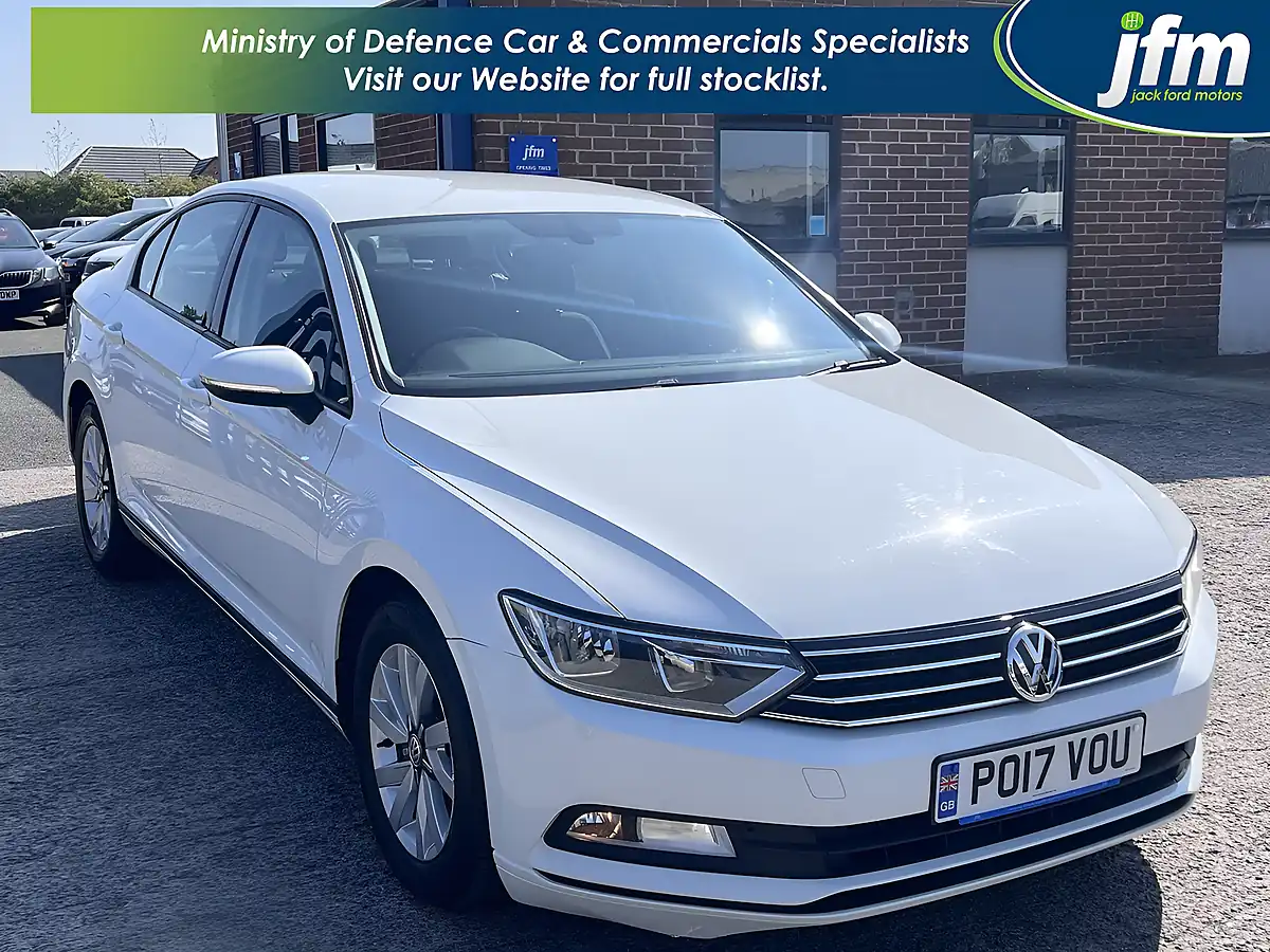 Used 2017 Volkswagen Passat S White - Front View
