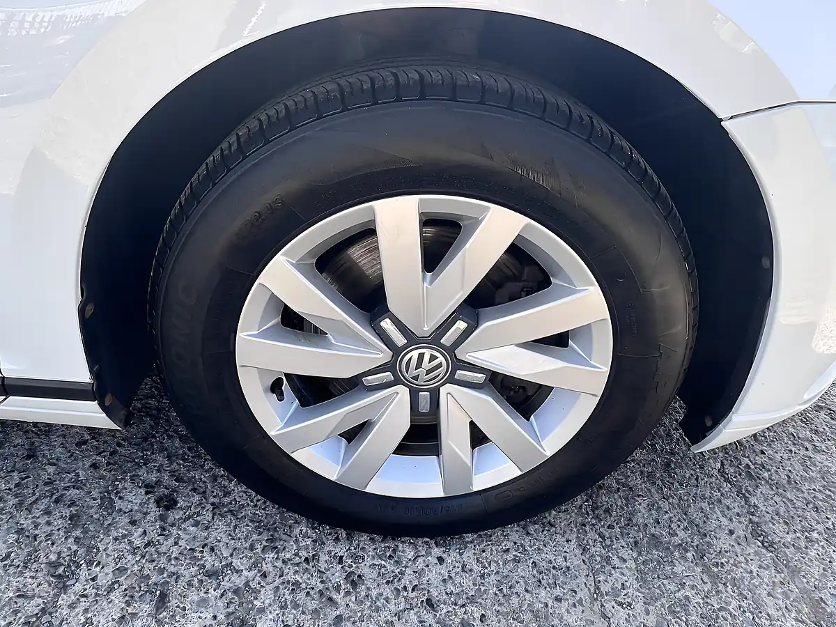Used 2017 Volkswagen Passat S White - Interior and Exterior details 16