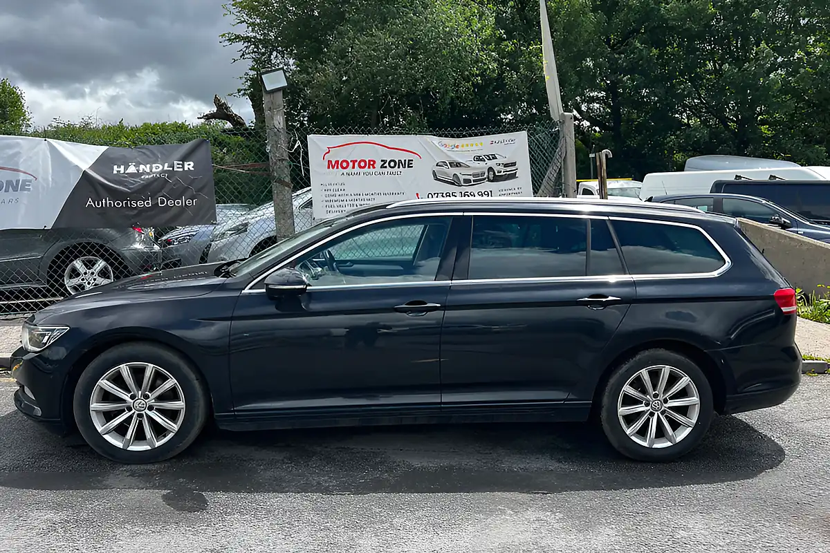 Used 2017 Volkswagen Passat Se Business Black - Interior and Exterior details 5