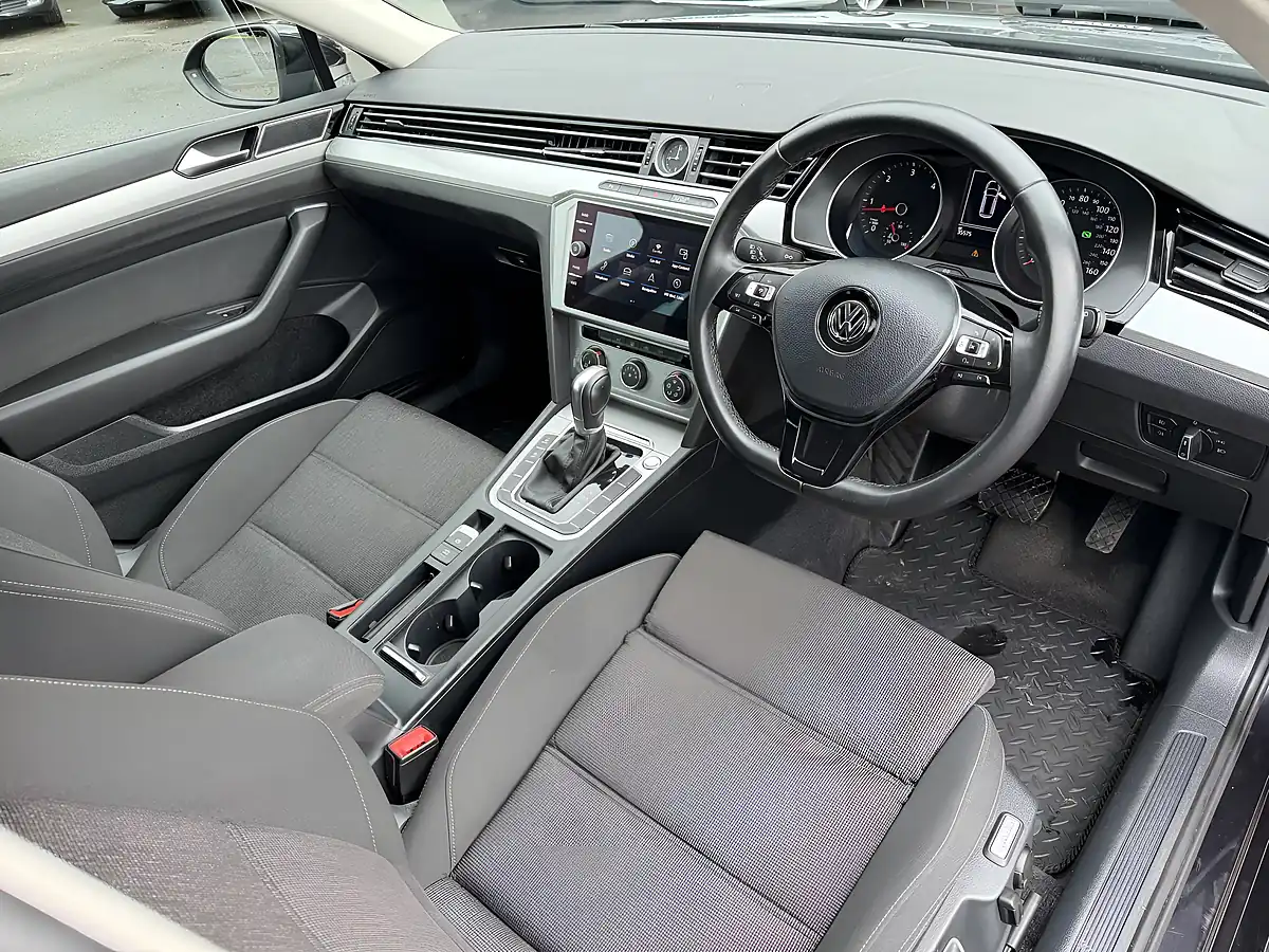 Used 2017 Volkswagen Passat Se Business Black - Interior and Exterior details 10
