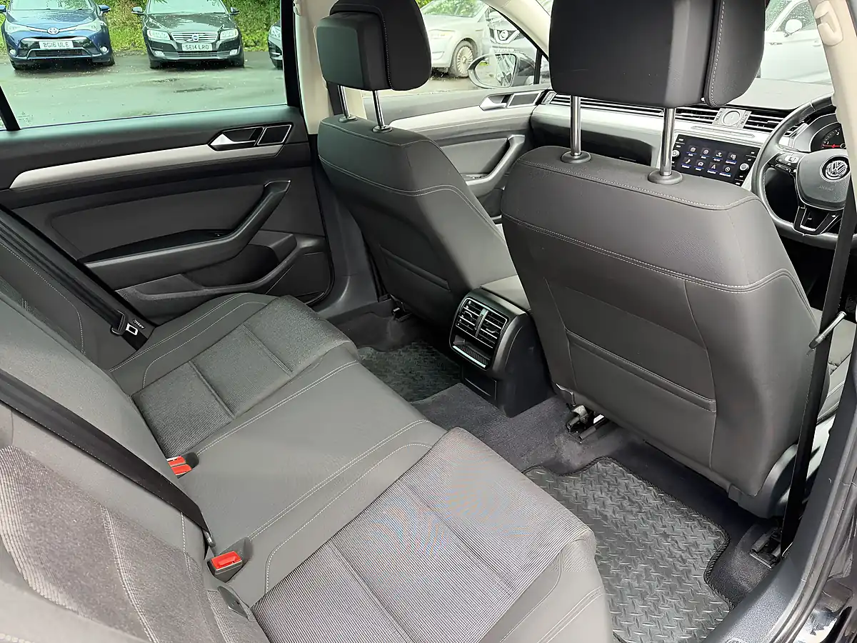 Used 2017 Volkswagen Passat Se Business Black - Interior and Exterior details 12