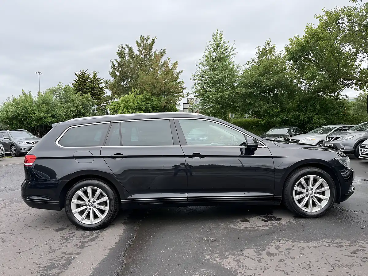 Used 2017 Volkswagen Passat Se Business Black - Interior and Exterior details 13