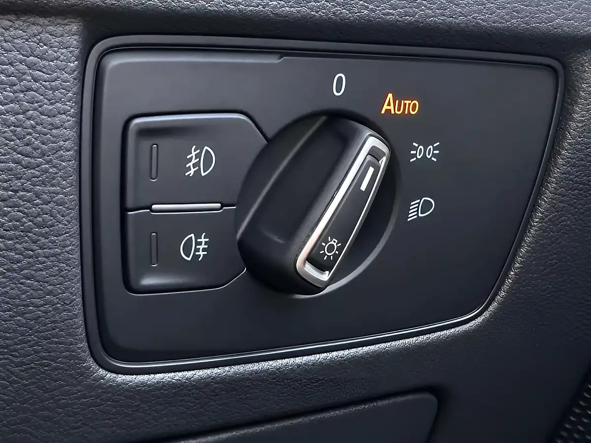 Used 2017 Volkswagen Passat Se Business Black - Interior and Exterior details 20
