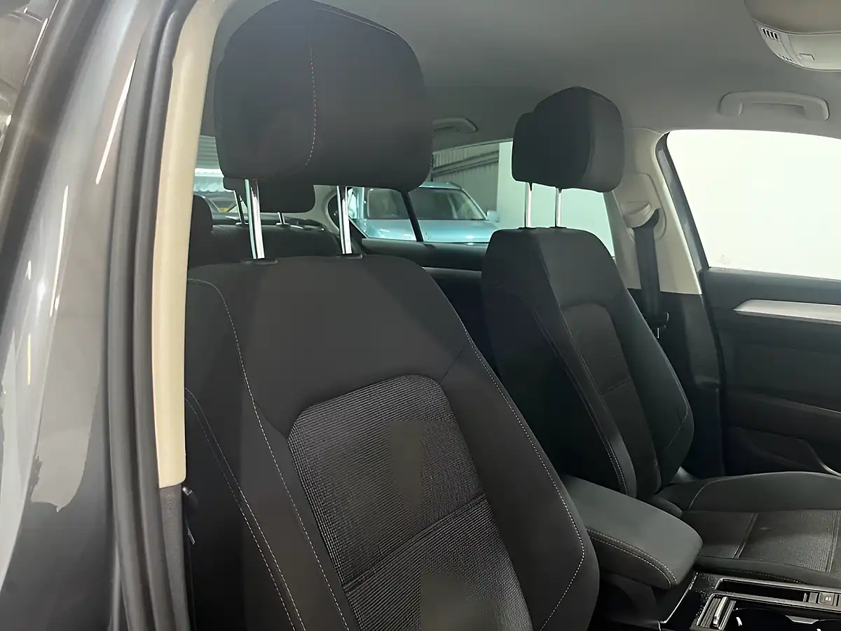 Used 2017 Volkswagen Passat Se Business Grey - Interior and Exterior details 10