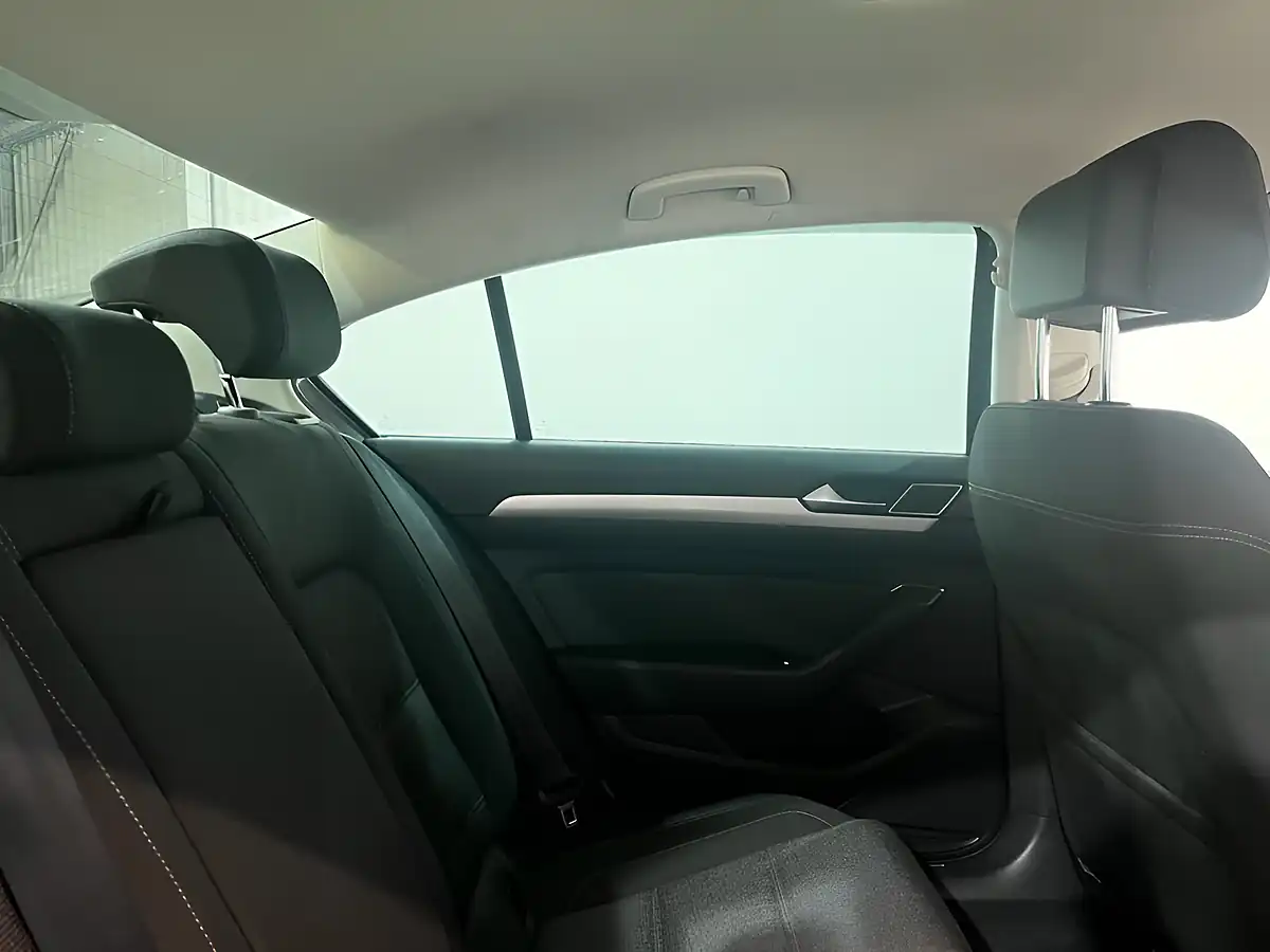 Used 2017 Volkswagen Passat Se Business Grey - Interior and Exterior details 13
