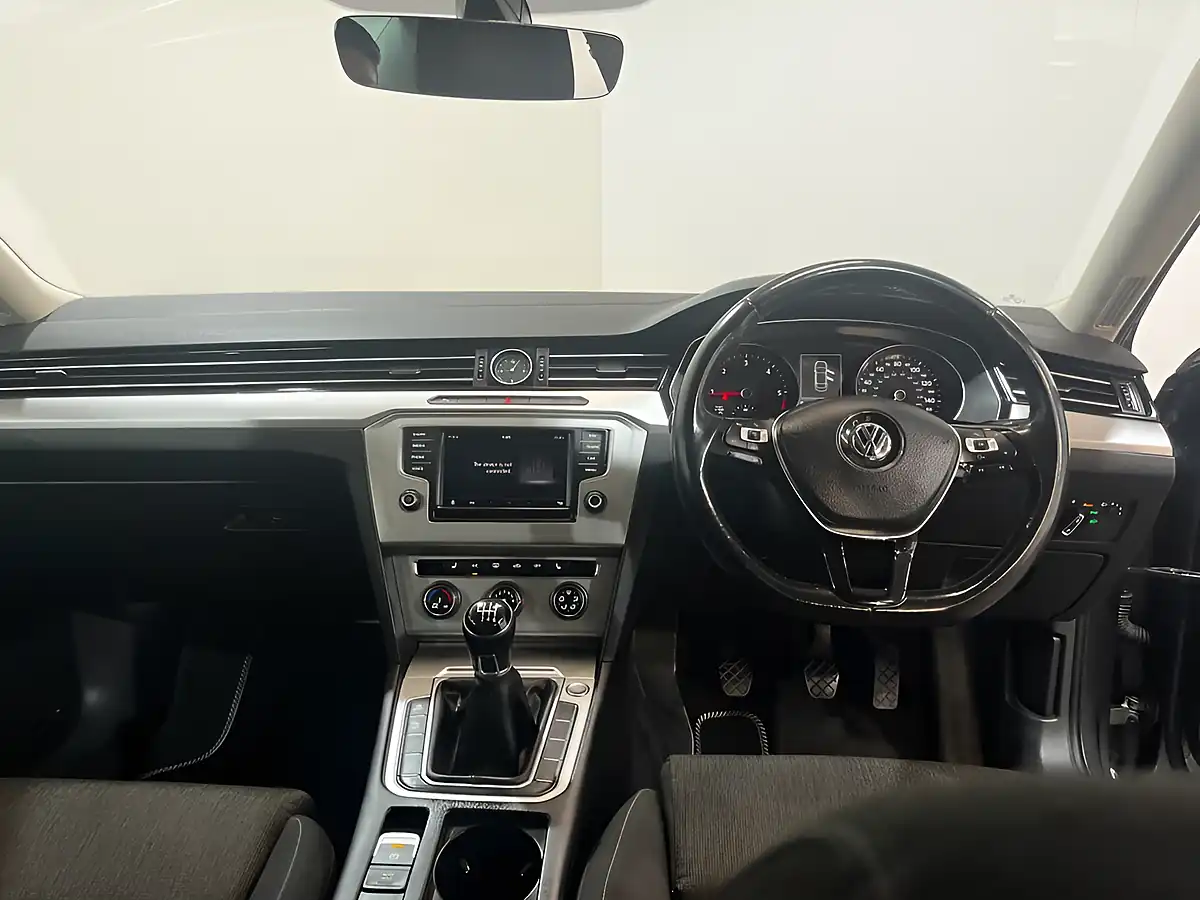 Used 2017 Volkswagen Passat Se Business Grey - Interior and Exterior details 15