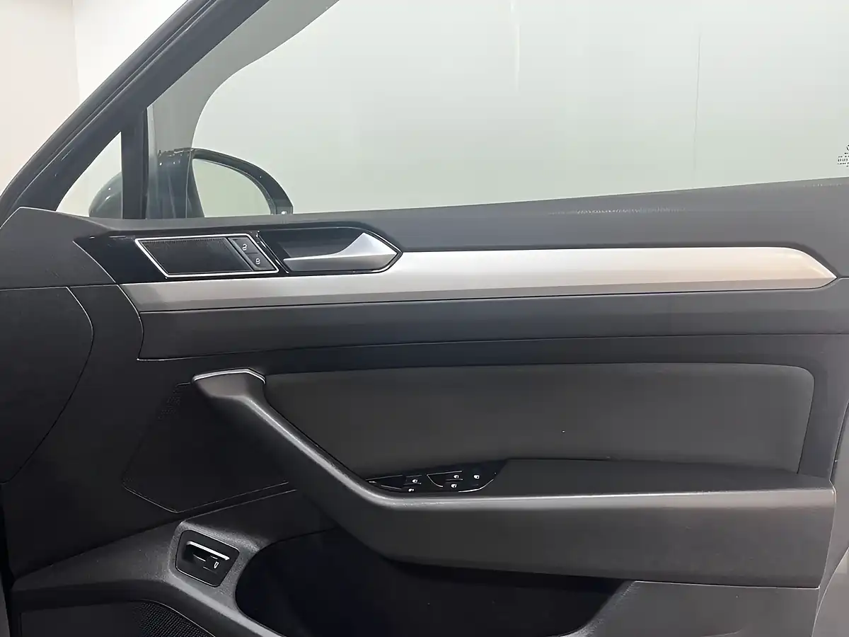 Used 2017 Volkswagen Passat Se Business Grey - Interior and Exterior details 17