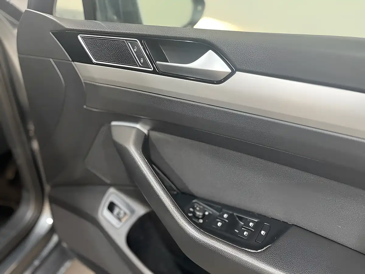 Used 2017 Volkswagen Passat Se Business Grey - Interior and Exterior details 18