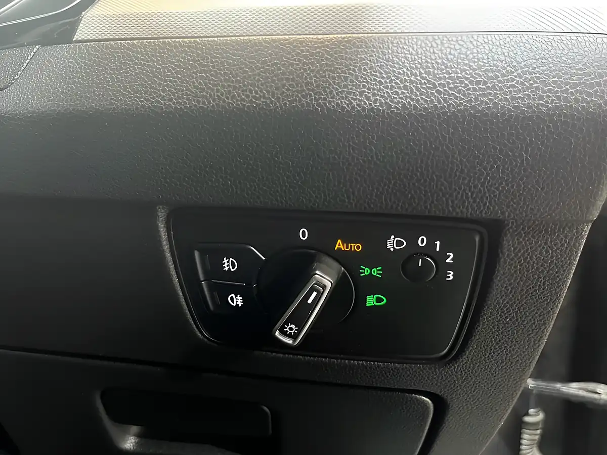 Used 2017 Volkswagen Passat Se Business Grey - Interior and Exterior details 19
